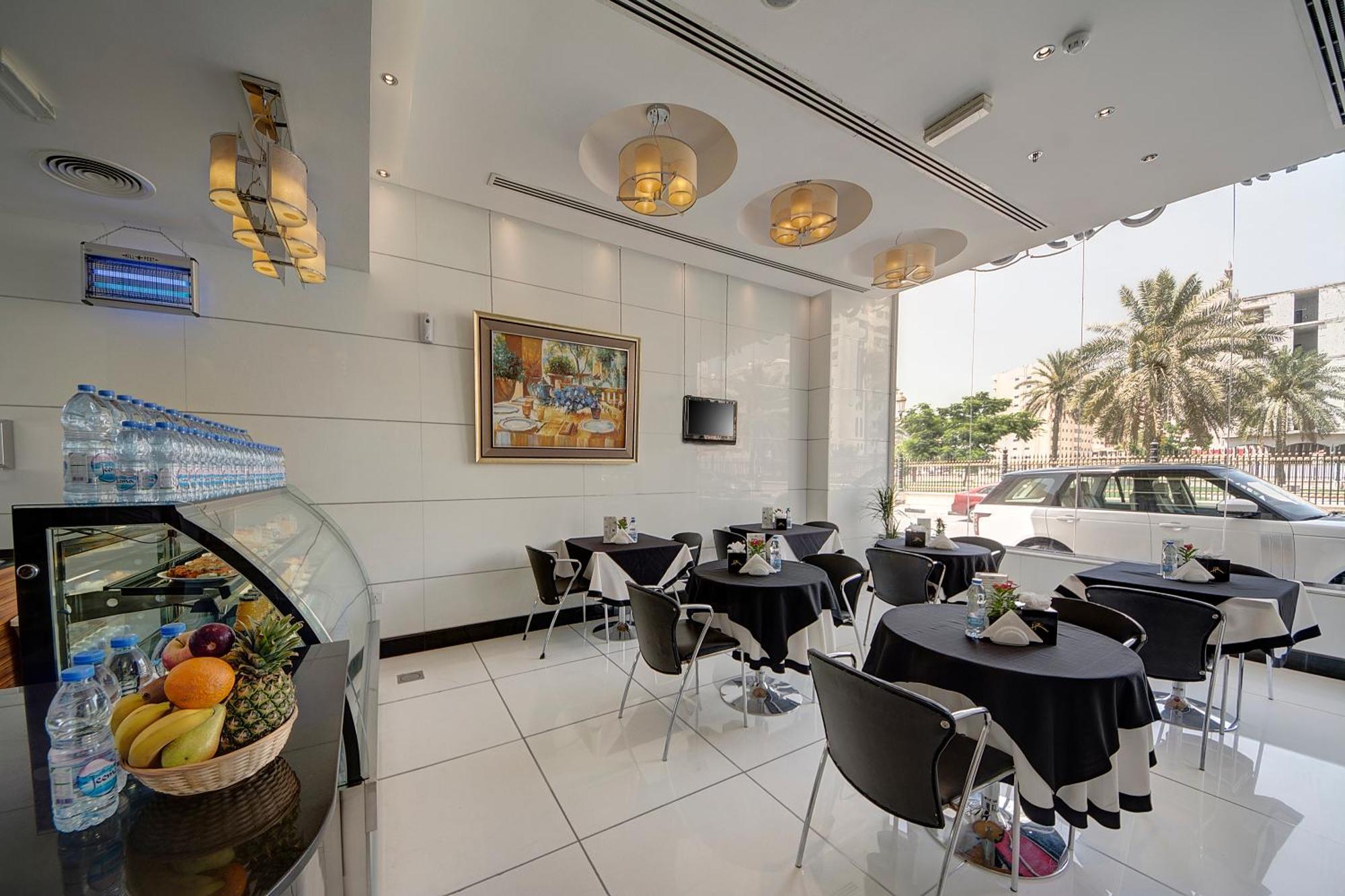 Rayan Hotel Corniche Szardża Zewnętrze zdjęcie