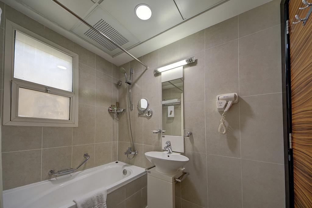 Rayan Hotel Corniche Szardża Zewnętrze zdjęcie