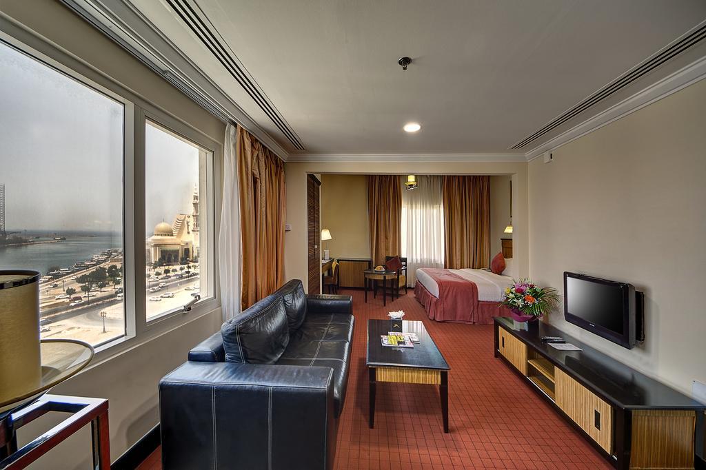 Rayan Hotel Corniche Szardża Zewnętrze zdjęcie