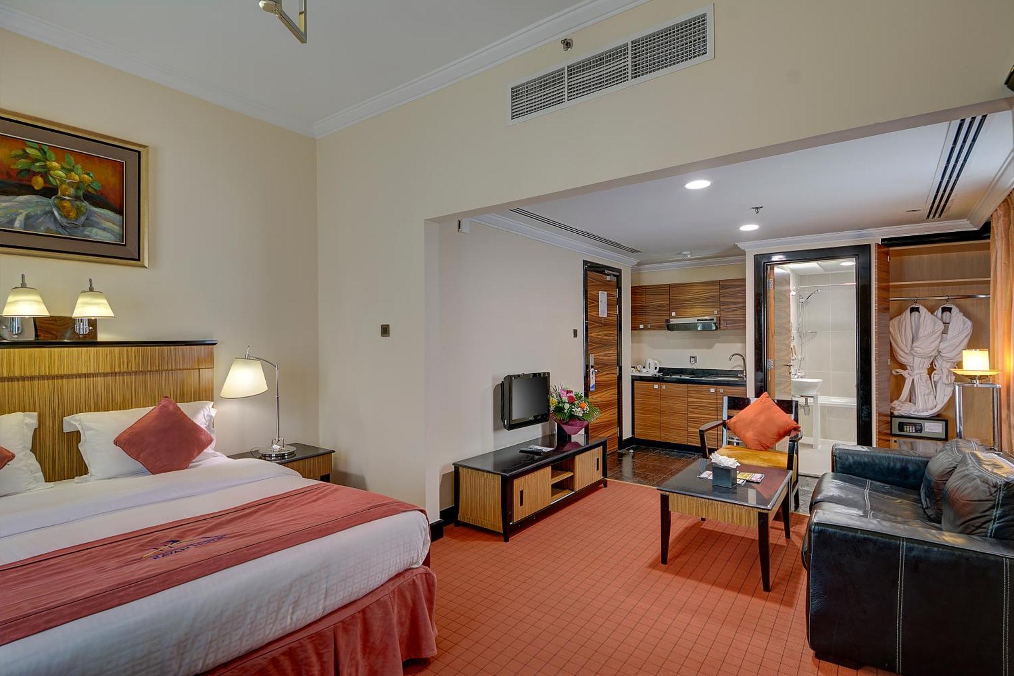 Rayan Hotel Corniche Szardża Zewnętrze zdjęcie
