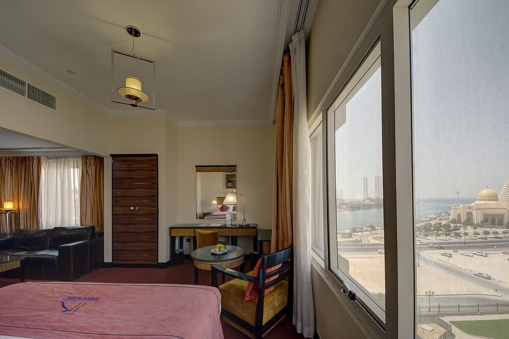 Rayan Hotel Corniche Szardża Zewnętrze zdjęcie