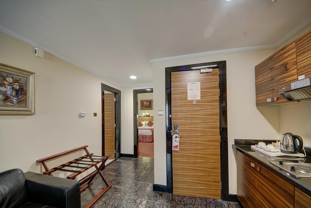 Rayan Hotel Corniche Szardża Zewnętrze zdjęcie