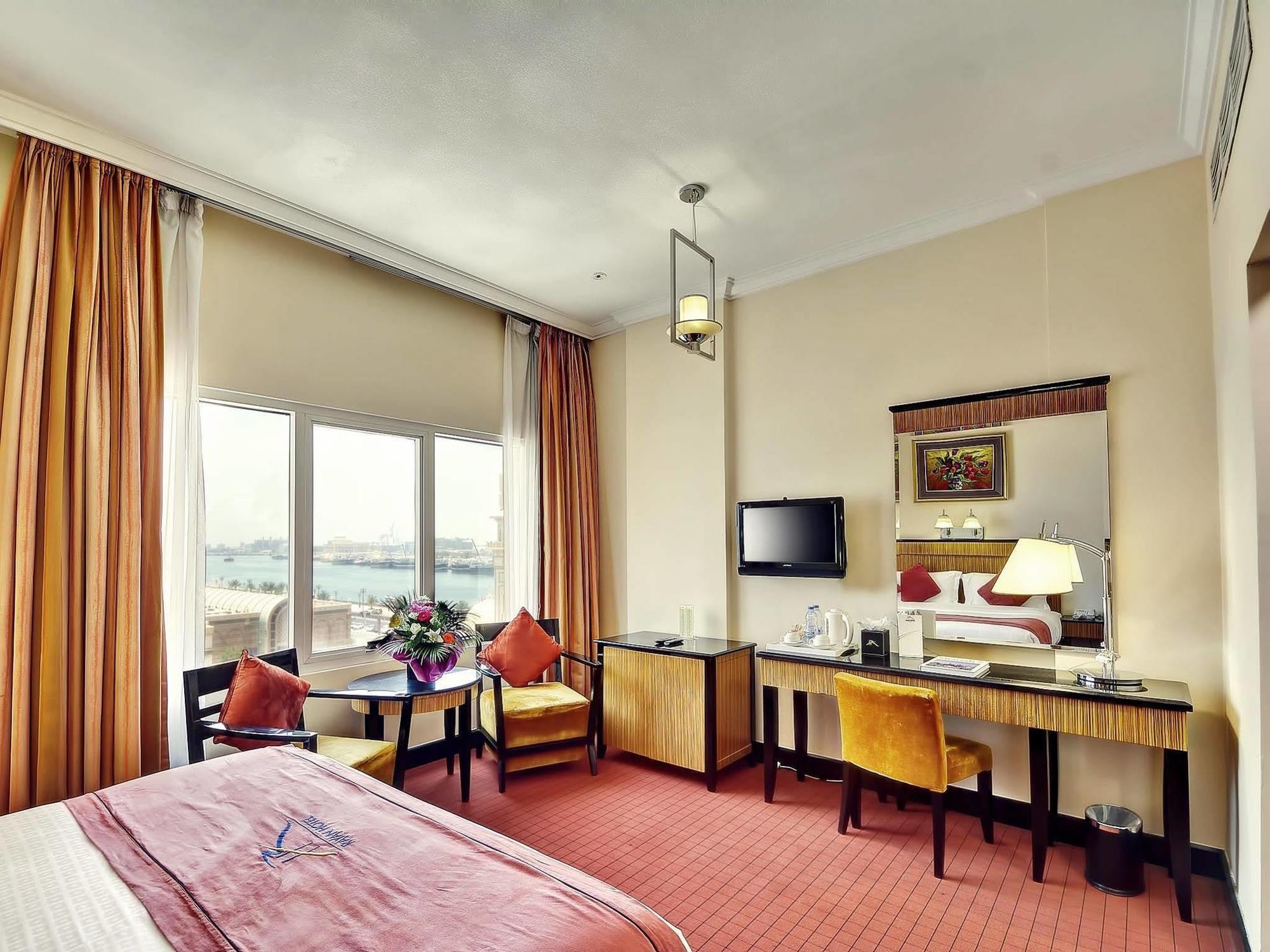 Rayan Hotel Corniche Szardża Zewnętrze zdjęcie