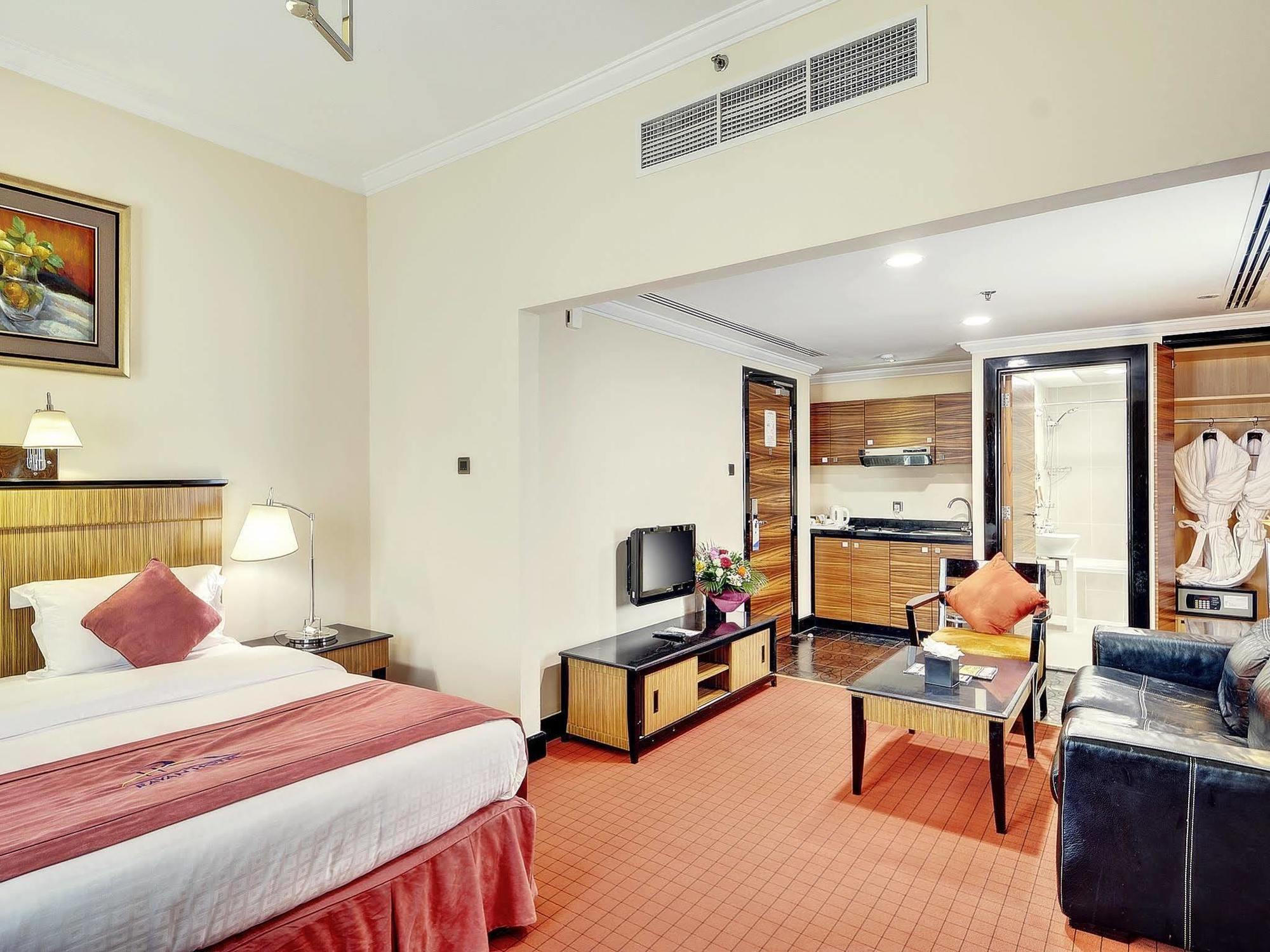 Rayan Hotel Corniche Szardża Zewnętrze zdjęcie